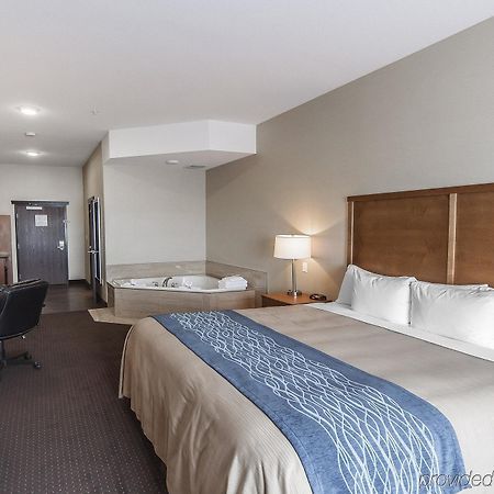 Comfort Inn & Suites Bonnyville Екстер'єр фото