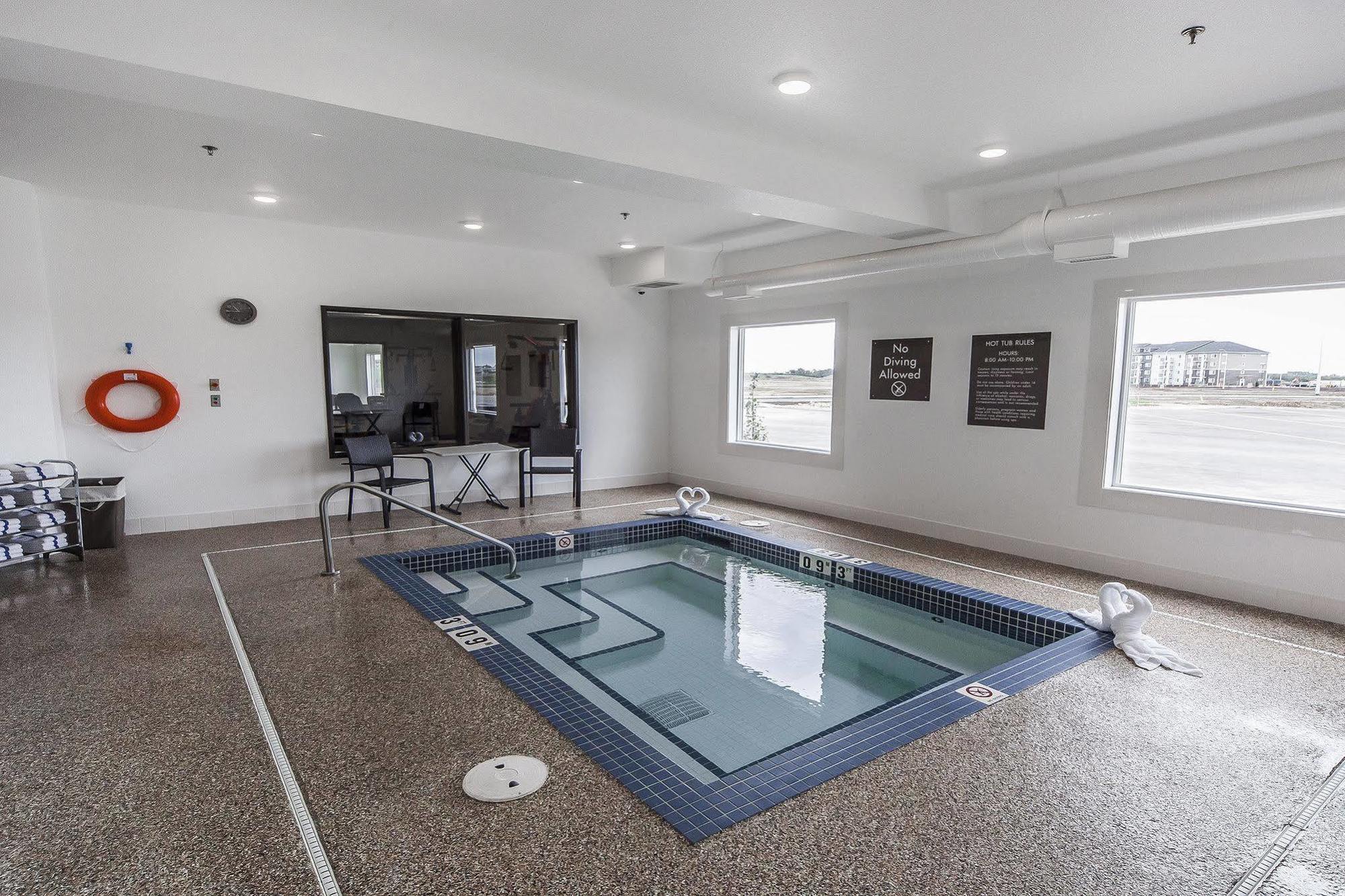 Comfort Inn & Suites Bonnyville Екстер'єр фото